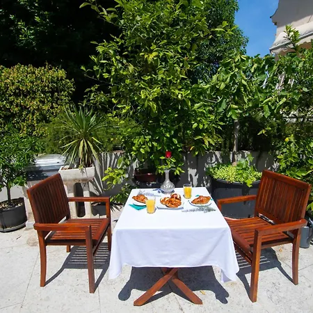 Garden Oasis By The Artspace Apartamento *